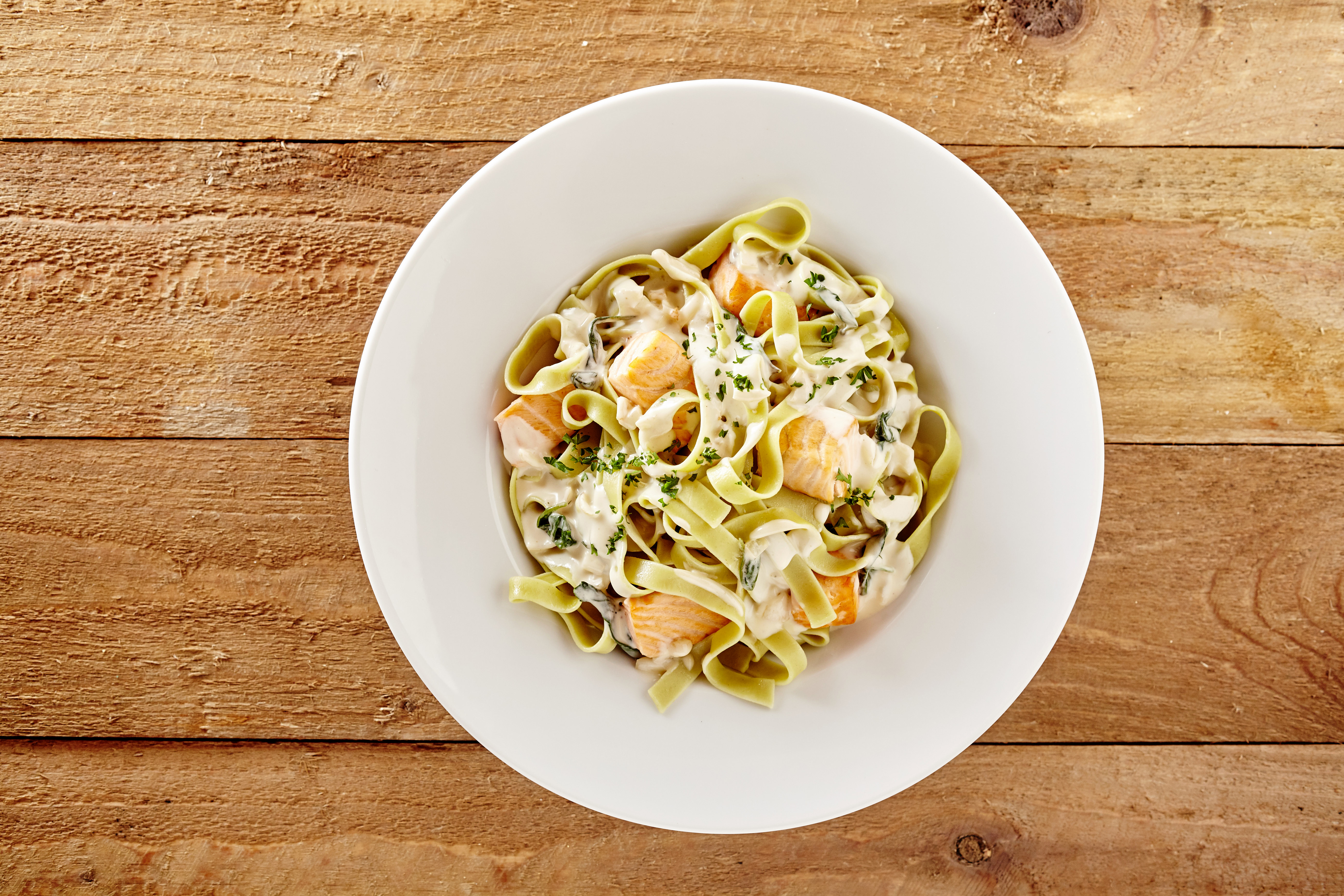 Tagliatelle in Lachs-Pernod-Sauce